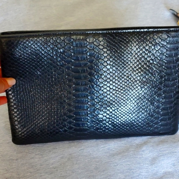 Handbags - Black snakeskin involved clutch